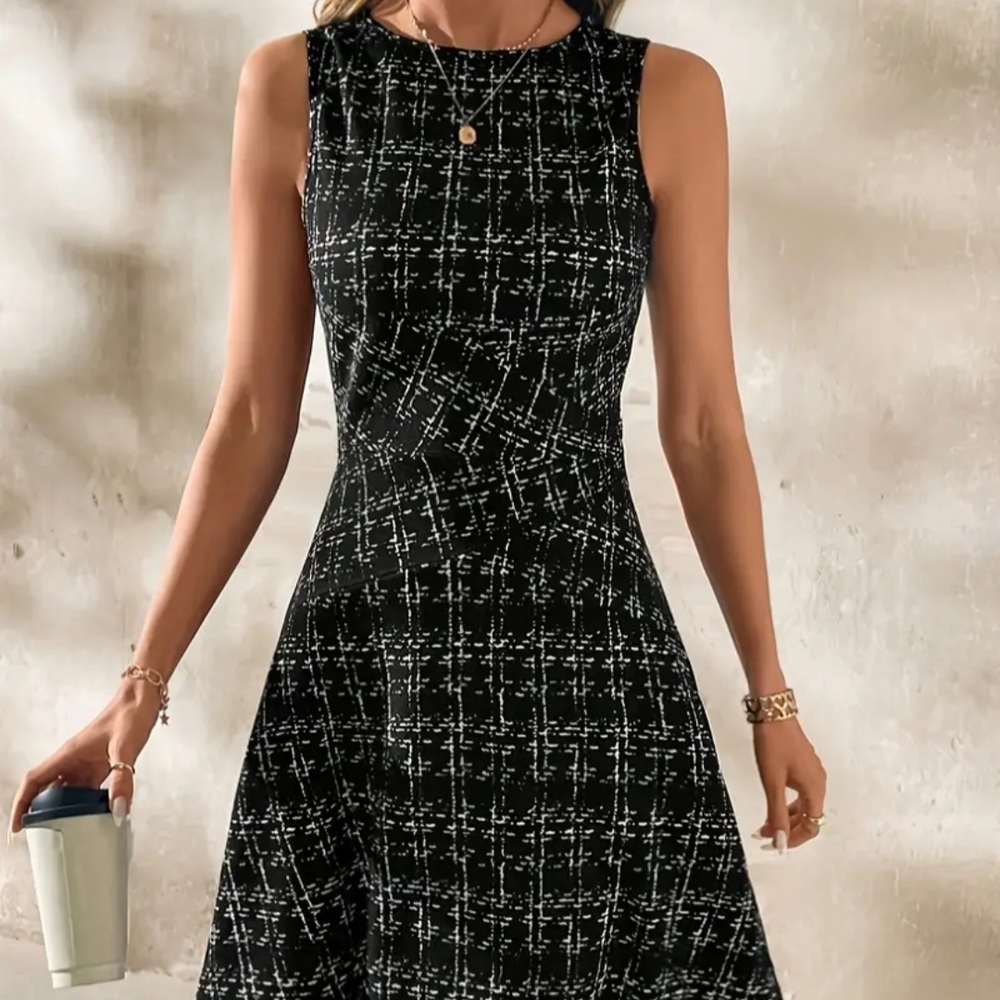 Chic Black and White Patterned Midi Dress